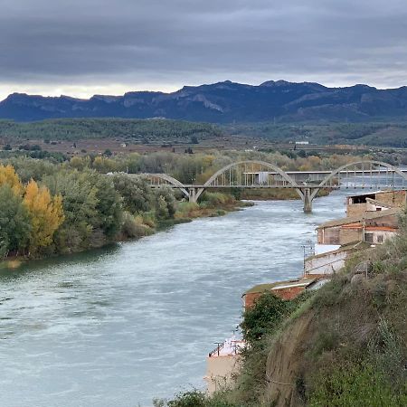 Apartaments Impro Mora d'Ebre Buitenkant foto