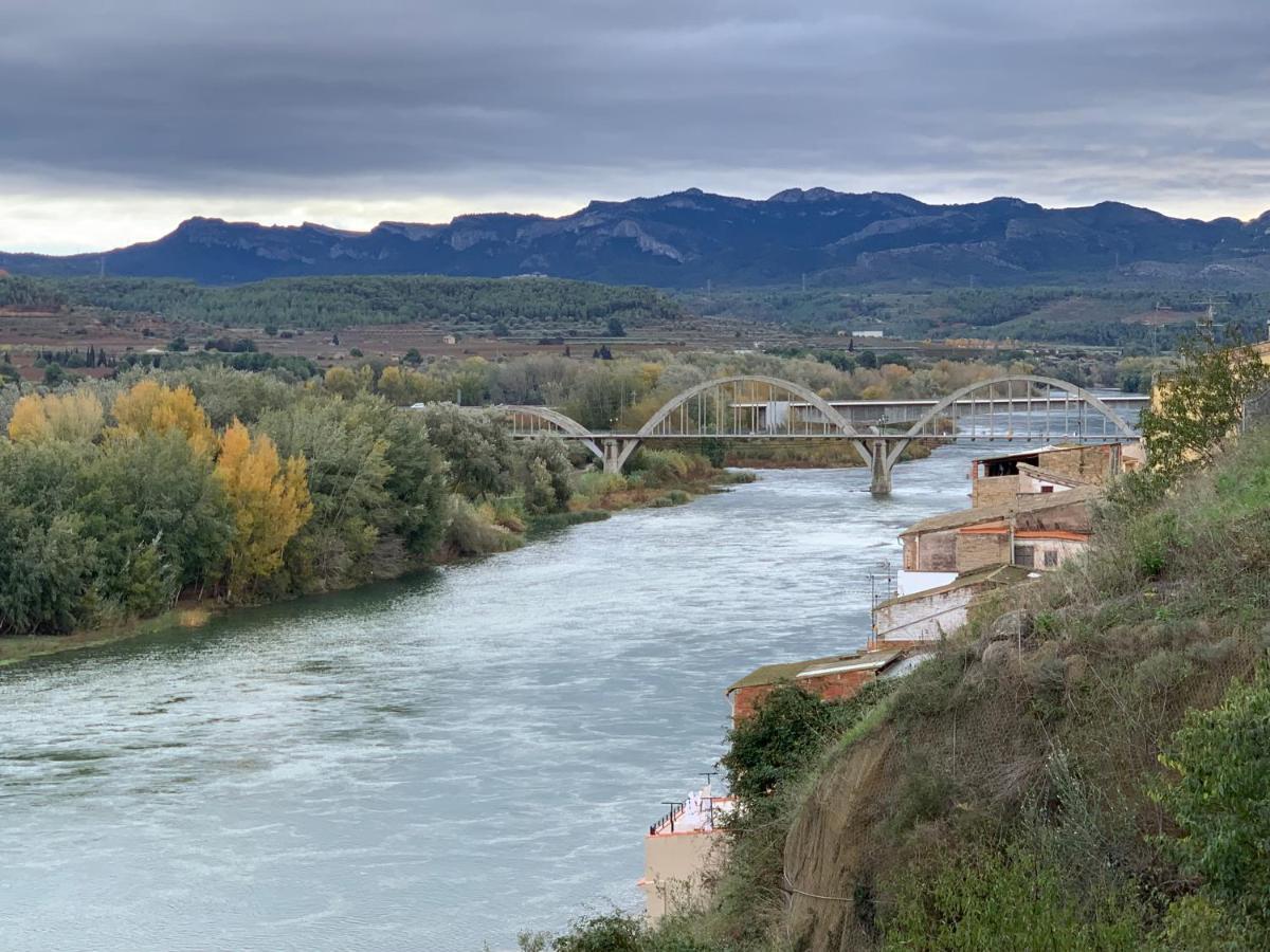 Apartaments Impro Mora d'Ebre Buitenkant foto